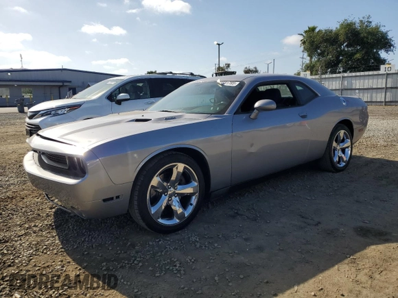 2014 Dodge Challenger R/T z VIN 2C3CDYBT2EH101684, wystawiony jako Copart lot #53581785 z przebiegiem 159 637 mil mil oraz Szkoda całkowita • Salvage title. Historia ofert i sprzedaży dostępna na DreamBid. Obrazek 1.