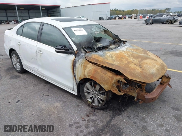 2015 Volkswagen Jetta Sedan 1.8T SE w/Connectivity with VIN 3VWD07AJ8FM261767, listed as a IAAI auction lot 41840088 with 23,289 mi miles. Bid and sale history available at carsss.com. Image 1.