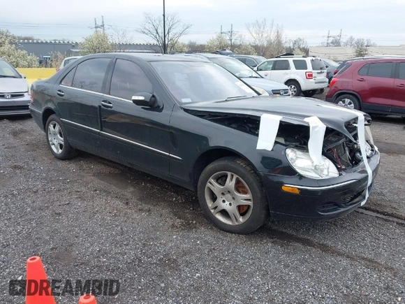 2005 Mercedes-Benz S-Class 5.0L with VIN WDBNG84J15A455944, listed as a IAAI auction lot 42020939 with 111,672 mi miles. Bid and sale history available at carsss.com. Image 1.