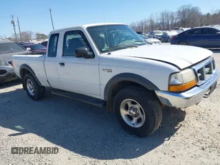 2000 Ford Ranger XLT with VIN 1FTZR15X3YTA10119, listed as a IAAI auction lot 41766709 with 242,788 mi miles. Bid and sale history available at carsss.com. Image 1.