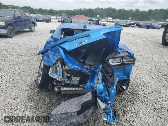 2024 Chevrolet Camaro 1LT z VIN 1G1FB1RS7R0108703, wystawiony jako Copart lot #55221005 z przebiegiem Nie podano mil oraz Nie do naprawy • Non repairable. Historia ofert i sprzedaży dostępna na DreamBid. Obrazek 6.