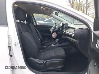 2021 Kia Forte LXS z VIN 3KPF24AD8ME360661, wystawiony jako IAAI lot #41955200 z przebiegiem 106 542 mil mil oraz . Historia ofert i sprzedaży dostępna na DreamBid. Obrazek 5.
