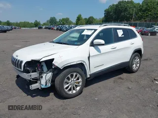 2019 Jeep Cherokee Latitude z VIN 1C4PJMCX9KD189948, wystawiony jako IAAI lot #42487738 z przebiegiem 72 573 mil mil oraz . Historia ofert i sprzedaży dostępna na DreamBid. Obrazek 2.