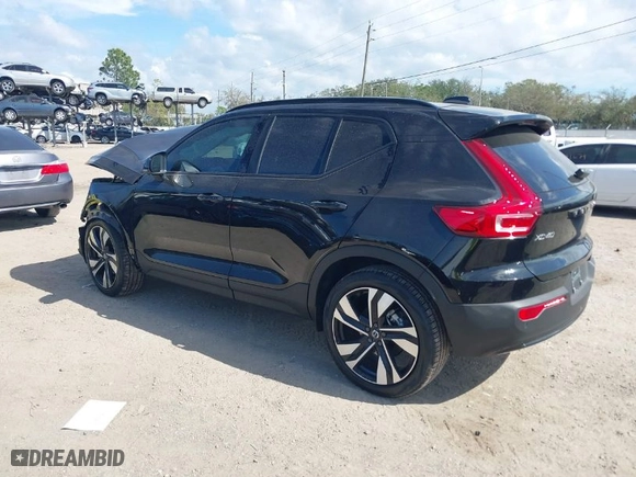 2025 Volvo XC40 Ultimate Dark Theme with VIN YV4L12UM1S2518271, listed as a IAAI auction lot 41688129 with 553 mi miles. Bid and sale history available at carsss.com. Image 3.