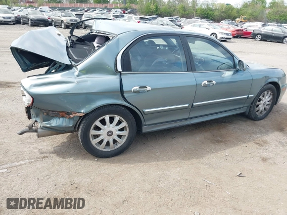 2004 Hyundai Sonata GLS with VIN KMHWF35H84A088123, listed as a IAAI auction lot 42128900 with 135,466 mi miles. Bid and sale history available at carsss.com. Image 4.