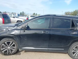 2019 GMC Terrain Denali z VIN 3GKALSEX8KL196647, wystawiony jako IAAI lot #41776987 z przebiegiem 119 829 mil mil oraz . Historia ofert i sprzedaży dostępna na DreamBid. Obrazek 6.