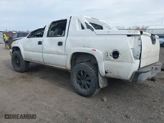 2005 Chevrolet Avalanche Z71 with VIN 3GNEK12ZX5G158843, listed as a IAAI auction lot 41776029 with 1 mi miles. Bid and sale history available at carsss.com. Image 3.