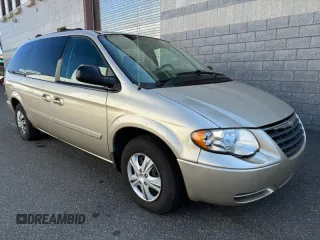 2005 Chrysler Town & Country LX with VIN 2C8GP44R15R541631, listed as a Copart auction lot 49867275 with 149,439 mi miles and Clean Title. Bid and sale history available at carsss.com. Image 1.
