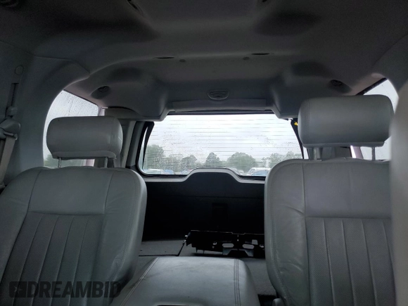 2005 Lincoln Navigator Luxury with VIN 5LMFU27545LJ15856, listed as a Copart auction lot 70311514 with 156,710 mi miles and Salvage Title. Bid and sale history available at carsss.com. Image 10.