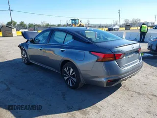 2022 Nissan Altima SV z VIN 1N4BL4DV6NN403932, wystawiony jako IAAI lot #41940084 z przebiegiem 6 292 mil mil oraz . Historia ofert i sprzedaży dostępna na DreamBid. Obrazek 3.