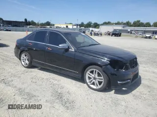 2013 Mercedes-Benz C 250 Sport с VIN WDDGF4HB4DA805824, выставлен на аукционе Copart как лот 61940825 с пробегом Не указан миль и Списание • Salvage title. История ставок и продаж доступна на DreamBid. Изображение 4.