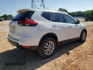 2017 Nissan Rogue SV z VIN KNMAT2MT4HP568539, wystawiony jako Copart lot #60265775 z przebiegiem 140 240 mil mil oraz Szkoda całkowita • Salvage title. Historia ofert i sprzedaży dostępna na DreamBid. Obrazek 3.