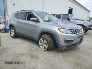 2018 Jeep Compass Latitude with VIN 3C4NJDBBXJT230562, listed as a Copart auction lot 51634095 with 74,464 mi miles and Salvage Title. Bid and sale history available at carsss.com. Image 4.