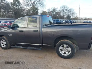 2018 Ram 1500 Tradesman z VIN 1C6RR6FG8JS284091, wystawiony jako IAAI lot #41439973 z przebiegiem 62 429 mil mil oraz . Historia ofert i sprzedaży dostępna na DreamBid. Obrazek 14.
