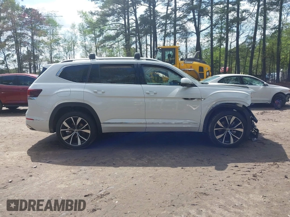 2024 Volkswagen Atlas SEL Premium R-Line with VIN 1V2FR2CA2RC617765, listed as a IAAI auction lot 41990546 with 15,098 mi miles and . Bid and sale history available at DreamBid. Image 14.