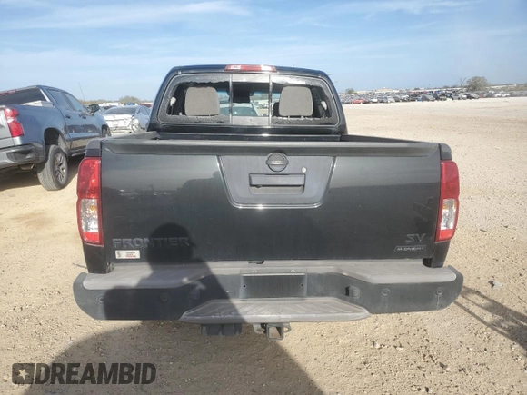 2020 Nissan Frontier SV z VIN 1N6ED0EA7LN707984, wystawiony jako Copart lot #49252205 z przebiegiem 47 629 mil mil oraz Czysty tytuł • Clean title. Historia ofert i sprzedaży dostępna na DreamBid. Obrazek 6.