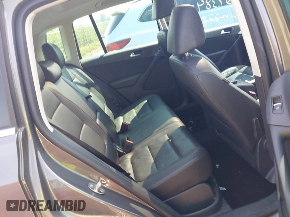 2012 Volkswagen Tiguan SE с VIN WVGAV7AX0CW002287, выставлен на аукционе IAAI как лот 42738450 с пробегом 131 121 миль миль и . История ставок и продаж доступна на DreamBid. Изображение 8.
