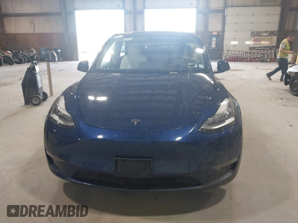 2021 Tesla Model Y Long Range with VIN 5YJYGDEE7MF066269, listed as a IAAI auction lot 42170970 with 70,170 mi miles. Bid and sale history available at carsss.com. Image 12.