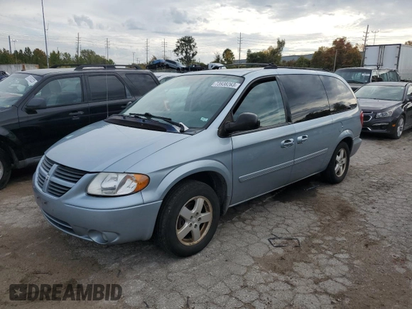 2005 Dodge Caravan SXT with VIN 2D4GP44L25R565890, listed as a Copart auction lot 42324244 with 203,174 mi miles and Non Repairable. Bid and sale history available at carsss.com. Image 1.