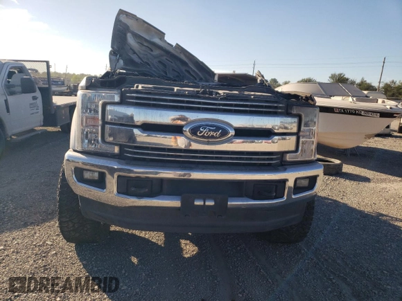 2017 Ford F-350 Lariat z VIN 1FT8W3DT5HEF45746, wystawiony jako Copart lot #76493074 z przebiegiem Nie podano mil oraz Nie do naprawy • Non repairable. Historia ofert i sprzedaży dostępna na DreamBid. Obrazek 5.