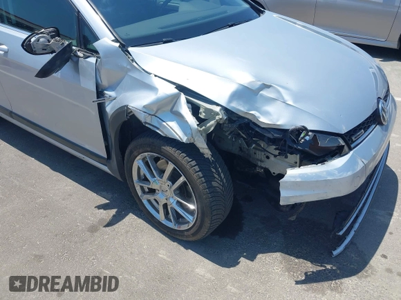 2017 Volkswagen Golf S z VIN 3VWH17AU7HM530336, wystawiony jako IAAI lot #42454700 z przebiegiem 60 208 mil mil oraz . Historia ofert i sprzedaży dostępna na DreamBid. Obrazek 6.