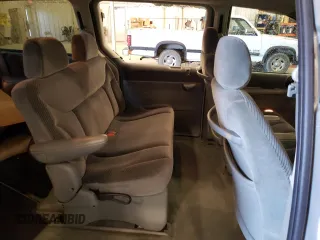 1996 Dodge Caravan LE with VIN 1B4GP54L7TB361937, listed as a Copart auction lot 71636564 with 186,812 mi miles and Salvage Title. Bid and sale history available at carsss.com. Image 12.
