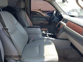 2007 Chevrolet Suburban LTZ with VIN 3GNFK163X7G142655, listed as a IAAI auction lot 42054756 with Not Provided miles. Bid and sale history available at carsss.com. Image 5.