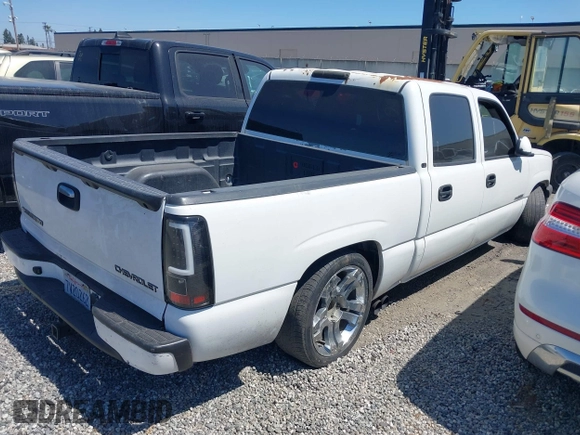 2005 Chevrolet Silverado 1500 LS z VIN 2GCEC13T951159829, wystawiony jako IAAI lot #42238798 z przebiegiem Nie podano mil oraz . Historia ofert i sprzedaży dostępna na DreamBid. Obrazek 4.