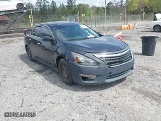 2015 Nissan Altima 2.5 with VIN 1N4AL3AP4FN870179, listed as a IAAI auction lot 41914006 with 227,935 mi miles. Bid and sale history available at carsss.com. Image 1.