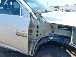 2016 Ram 2500 Tradesman с VIN 3C6UR5CJ6GG124540, выставлен на аукционе IAAI как лот 42546331 с пробегом 178 840 миль миль и . История ставок и продаж доступна на DreamBid. Изображение 20.