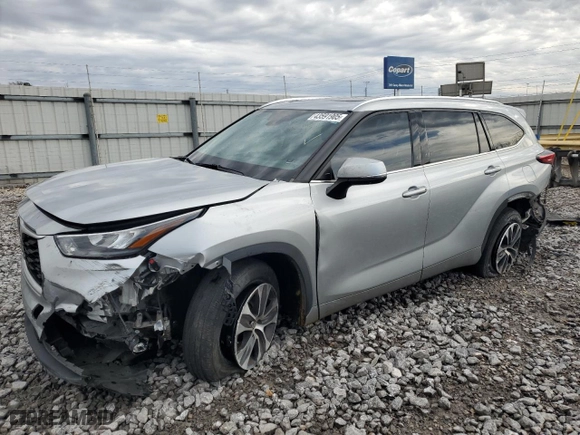 2020 Toyota Highlander XLE with VIN 5TDGZRAH6LS030621, listed as a Copart auction lot 43591905 with 130,403 mi miles and Salvage Title. Bid and sale history available at carsss.com. Image 1.