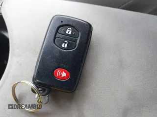 2012 Toyota Prius One z VIN JTDKN3DU3C5461466, wystawiony jako IAAI lot #42340404 z przebiegiem 130 611 mil mil oraz . Historia ofert i sprzedaży dostępna na DreamBid. Obrazek 11.