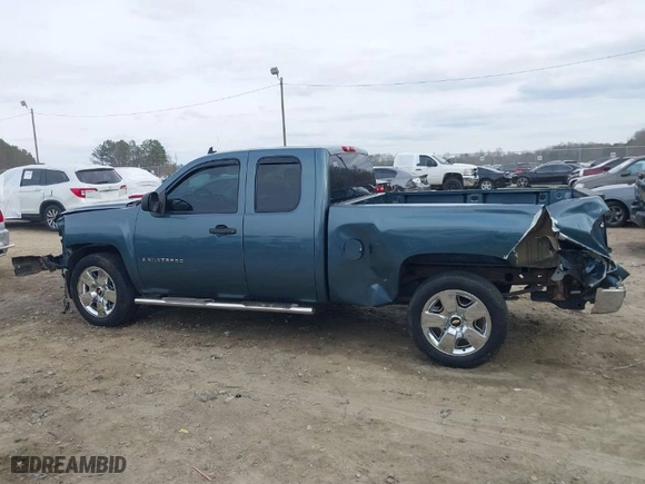 2008 Chevrolet Silverado 1500 Work Truck with VIN 1GCEC19X58Z218168, listed as a IAAI auction lot 41551543 with 194,810 mi miles. Bid and sale history available at carsss.com. Image 15.