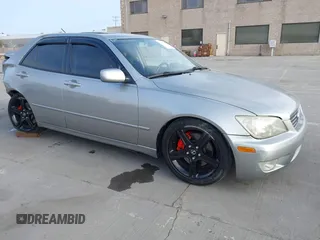 2001 Lexus IS with VIN JTHBD182610018639, listed as a IAAI auction lot 41355976 with 116,575 mi miles. Bid and sale history available at carsss.com. Image 1.
