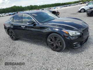 2017 Infiniti Q70 3.7 z VIN JN1BY1AP7HM740431, wystawiony jako Copart lot #54449265 z przebiegiem 129 598 mil mil oraz Szkody całkowita. Historia ofert i sprzedaży dostępna na DreamBid. Obrazek 4.