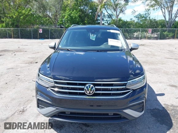 2024 Volkswagen Tiguan Wolfsburg Edition с VIN 3VV6B7AX7RM213144, выставлен на аукционе IAAI как лот 42523305 с пробегом 3 940 миль миль и . История ставок и продаж доступна на DreamBid. Изображение 6.