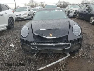 2020 Porsche 911 Carrera S with VIN WP0AB2A96LS225376, listed as a Copart auction lot 84930074 with 32,939 mi miles and Clean Title. Bid and sale history available at carsss.com. Image 5.