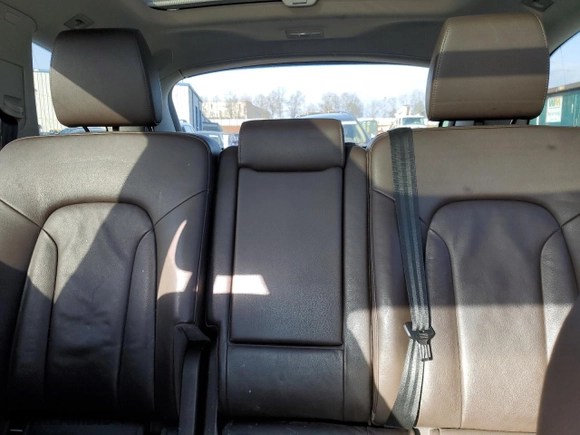 2015 Audi Q7 3.0T Premium Plus with VIN WA1LGAFEXFD022777, listed as a Copart auction lot 47826925 with 125412 miles and Clean Title. Bid and sale history available at carsss.com. Image 10.