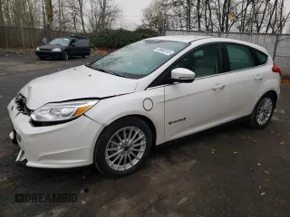 2015 Ford Focus Electric z VIN 1FADP3R41FL232835, wystawiony jako Copart lot #70969312 z przebiegiem 39 606 mil mil oraz . Historia ofert i sprzedaży dostępna na DreamBid. Obrazek 1.