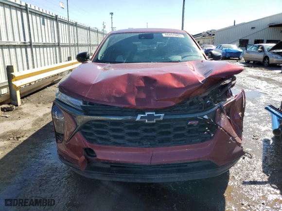 2024 Chevrolet Trax 1RS with VIN KL77LGE27RC036009, listed as a Copart auction lot 46897685 with 51,758 mi miles and Salvage Title. Bid and sale history available at carsss.com. Image 5.