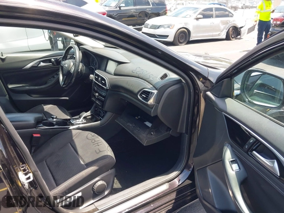 2017 Infiniti QX30 Premium with VIN SJKCH5CP5HA016631, listed as a IAAI auction lot 42355185 with 115,778 mi miles and . Bid and sale history available at DreamBid. Image 5.