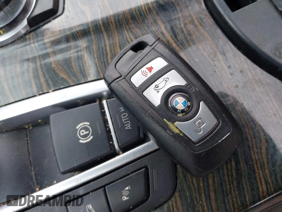 2014 BMW X3 xDrive28i with VIN 5UXWX9C51E0D28246, listed as a IAAI auction lot 41901264 with 177,651 mi miles and . Bid and sale history available at DreamBid. Image 11.