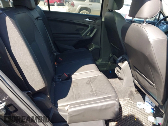2018 Volkswagen Tiguan SEL with VIN 3VV3B7AX9JM095251, listed as a IAAI auction lot 41871121 with 59,000 mi miles and . Bid and sale history available at DreamBid. Image 8.