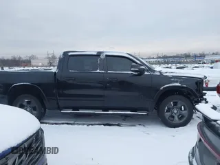 2020 Ram 1500 Big Horn z VIN 1C6RRFFG7LN285301, wystawiony jako IAAI lot #41241988 z przebiegiem 89 567 mil mil oraz . Historia ofert i sprzedaży dostępna na DreamBid. Obrazek 14.