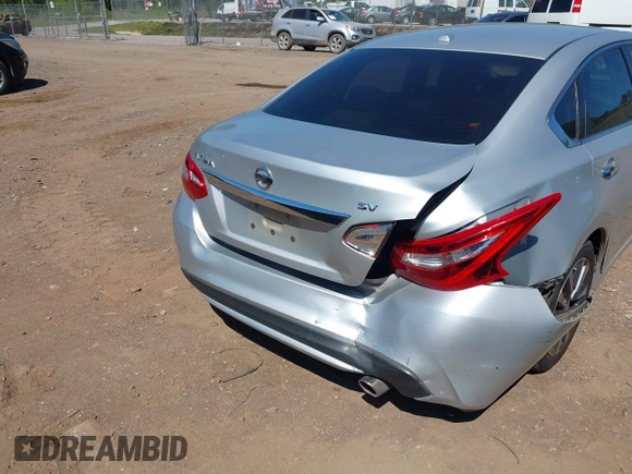 2017 Nissan Altima 2.5 SV with VIN 1N4AL3APXHC262634, listed as a IAAI auction lot 39251600 with 193,110 mi miles. Bid and sale history available at carsss.com. Image 6.