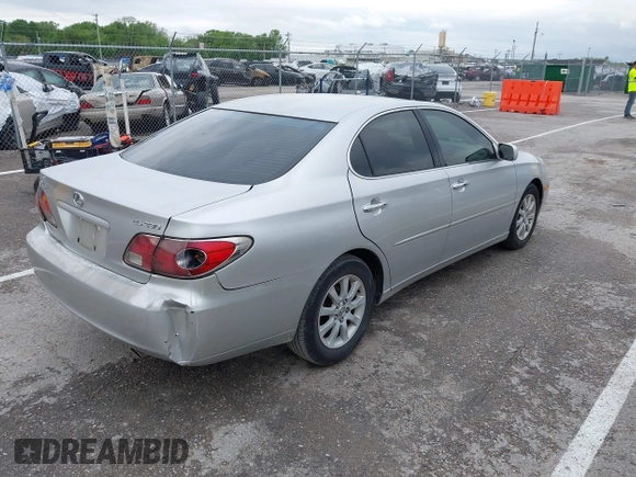 2004 Lexus ES 330 with VIN JTHBA30G740010906, listed as a IAAI auction lot 42171056 with 253,064 mi miles. Bid and sale history available at carsss.com. Image 4.