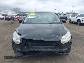 2014 Ford Focus SE with VIN 1FADP3K20EL308990, listed as a IAAI auction lot 41914825 with 33,498 mi miles. Bid and sale history available at carsss.com. Image 11.