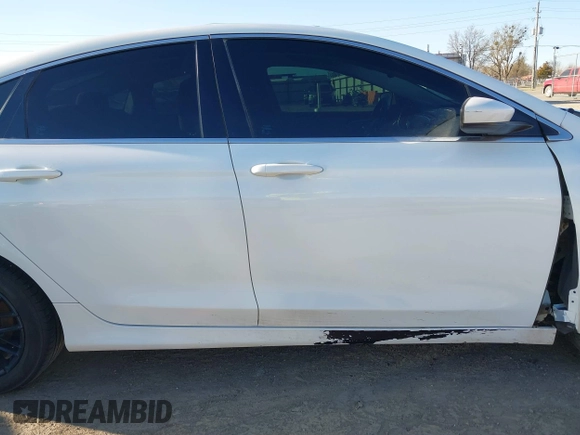 2015 Chrysler 200 Limited with VIN 1C3CCCAB8FN538189, listed as a IAAI auction lot 41750361 with 155,532 mi miles. Bid and sale history available at carsss.com. Image 13.
