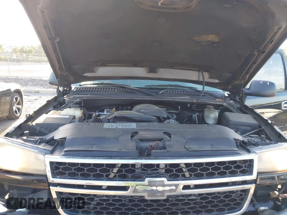 2007 Chevrolet Silverado 1500HD LT1 z VIN 1GCGC13U17F197536, wystawiony jako IAAI lot #42167105 z przebiegiem 177 604 mil mil oraz . Historia ofert i sprzedaży dostępna na DreamBid. Obrazek 10.