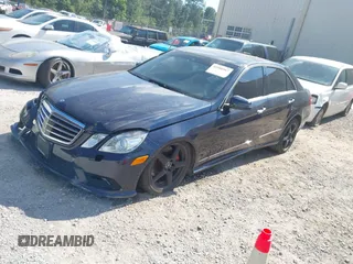 2010 Mercedes-Benz E-Class E 550 Luxury with VIN WDDHF9AB5AA143775, listed as a IAAI auction lot 41980967 with 1 mi miles. Bid and sale history available at carsss.com. Image 2.